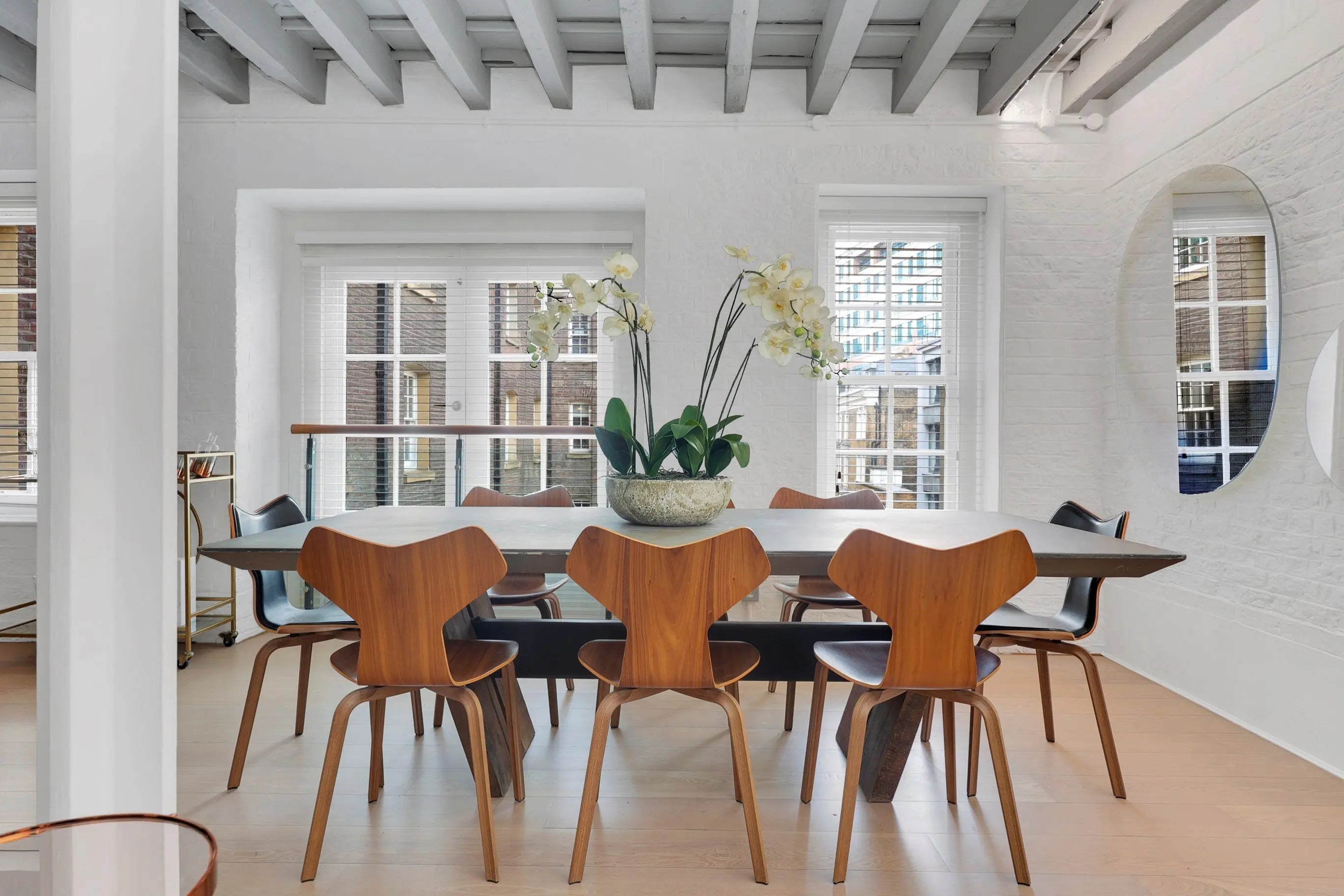 Modern Dining Chairs: Indiga Furniture & Interiors