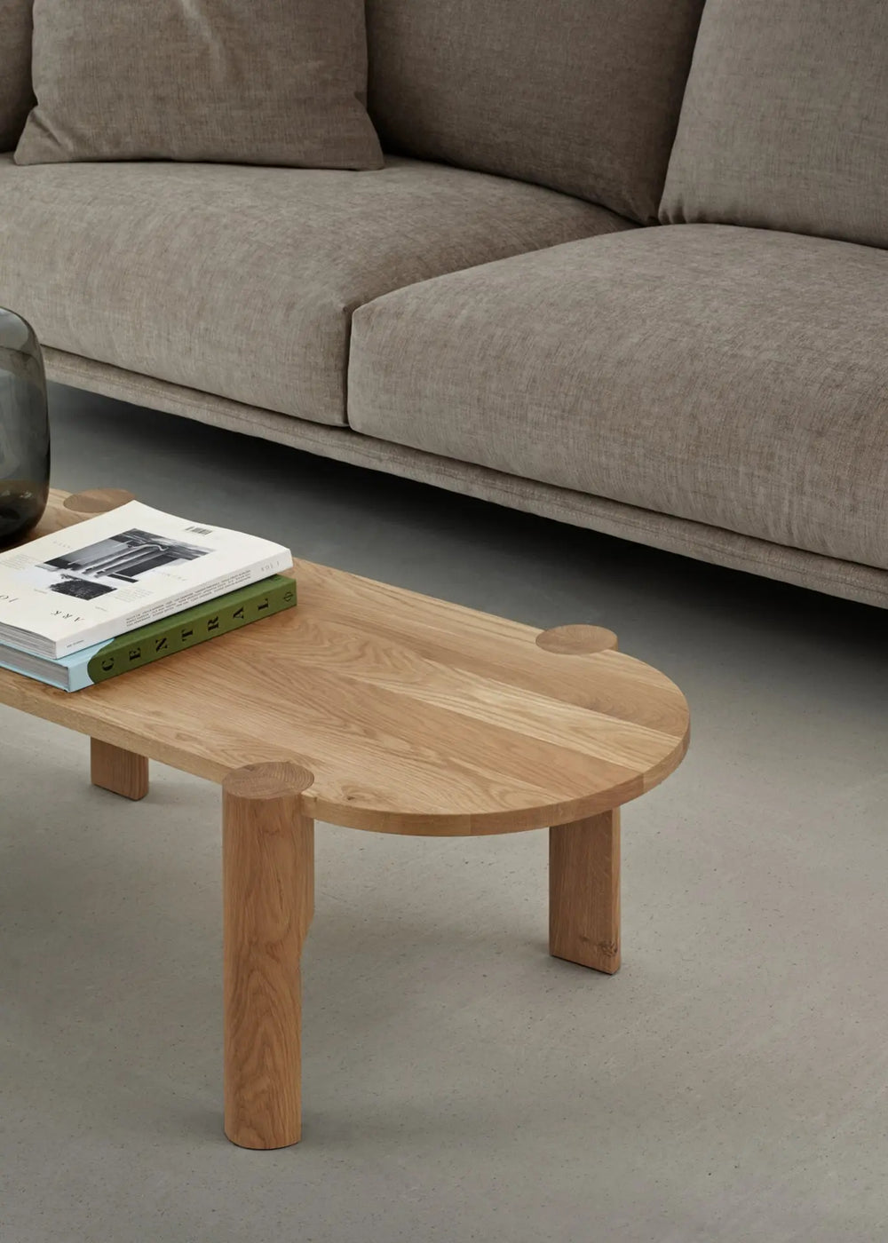 Domus Side Table by Omelette Editions