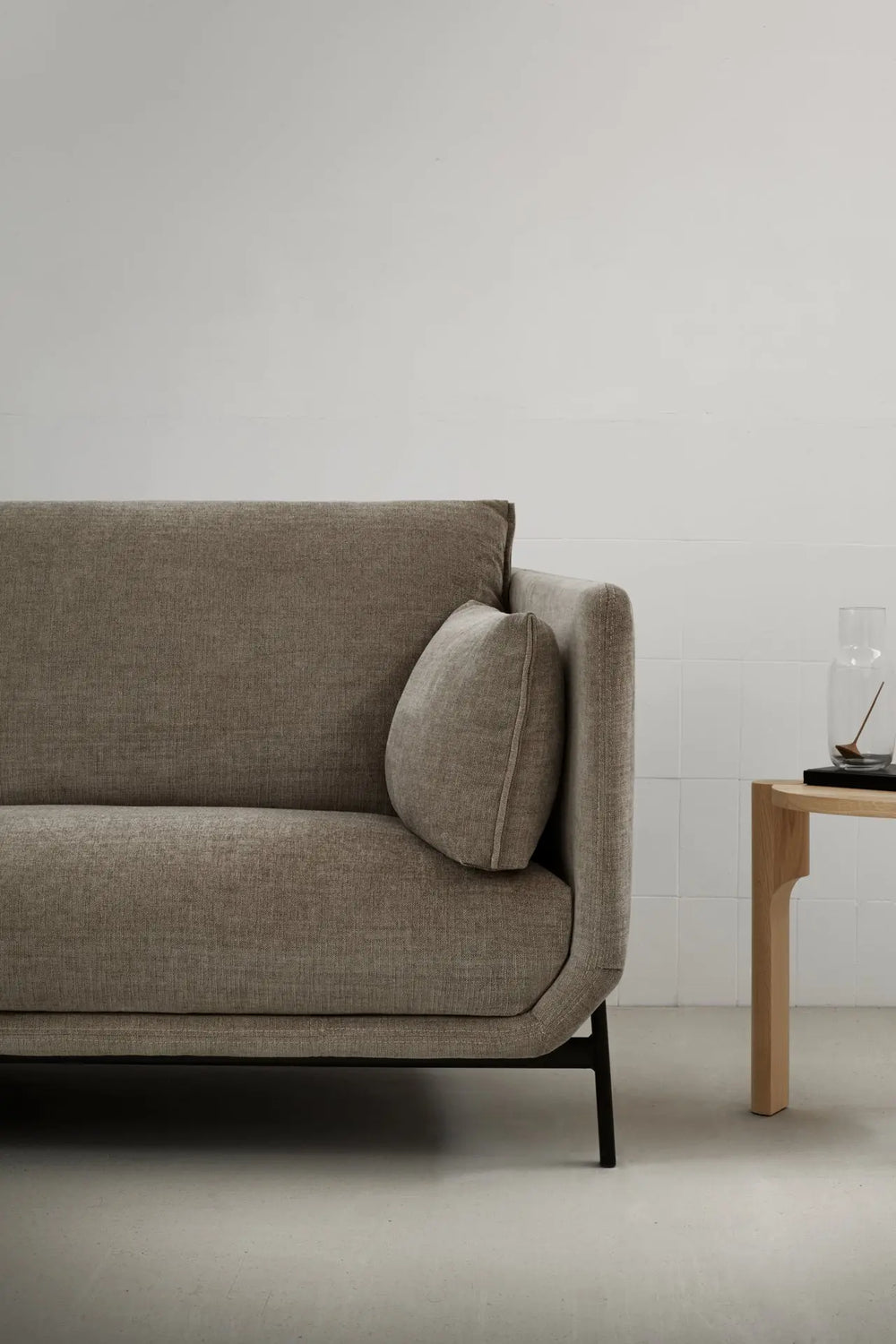 Must Sofa by Omelette Editions