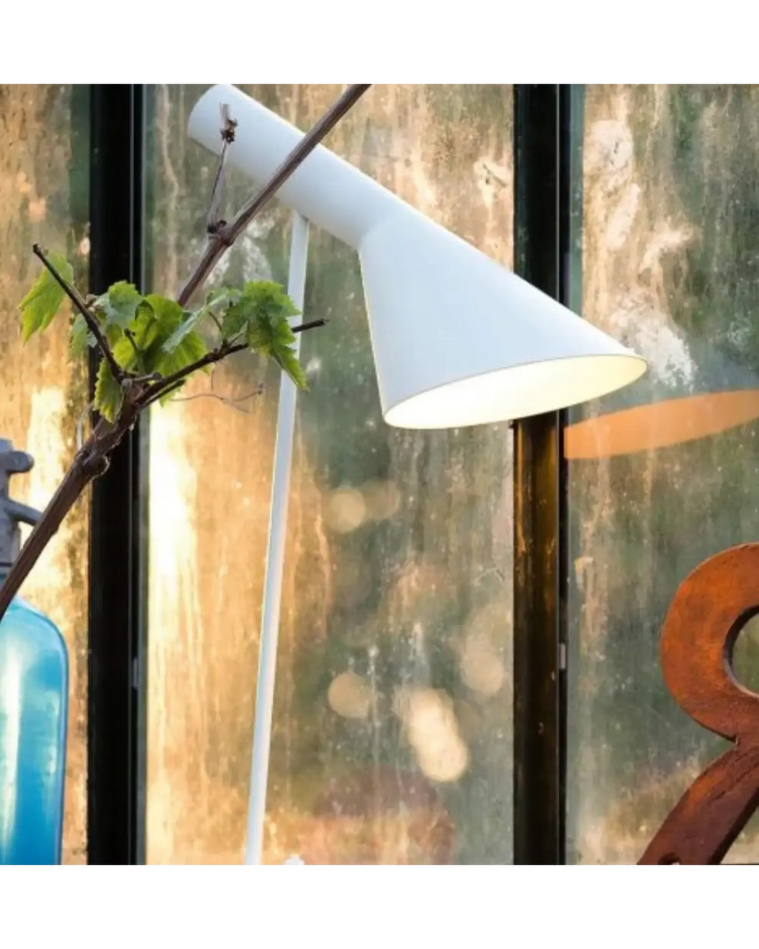 Louis Poulsen AJ Mini Table lamp metal white (1960) / H 43 cm Louis Poulsen