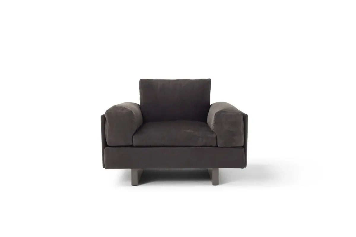 Tau Armchair