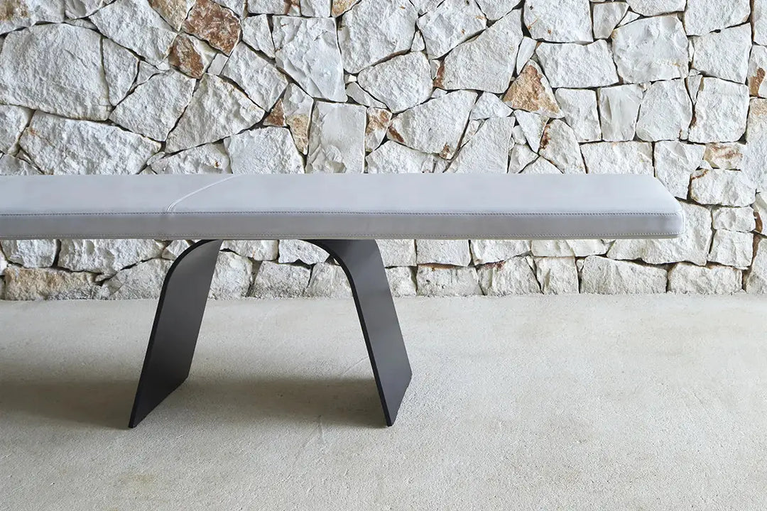 Desco Bench by Amura